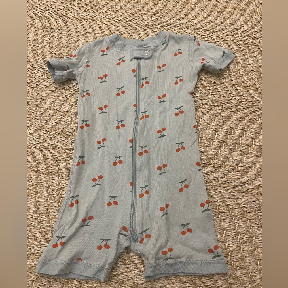 Short sleeve zip sleeper